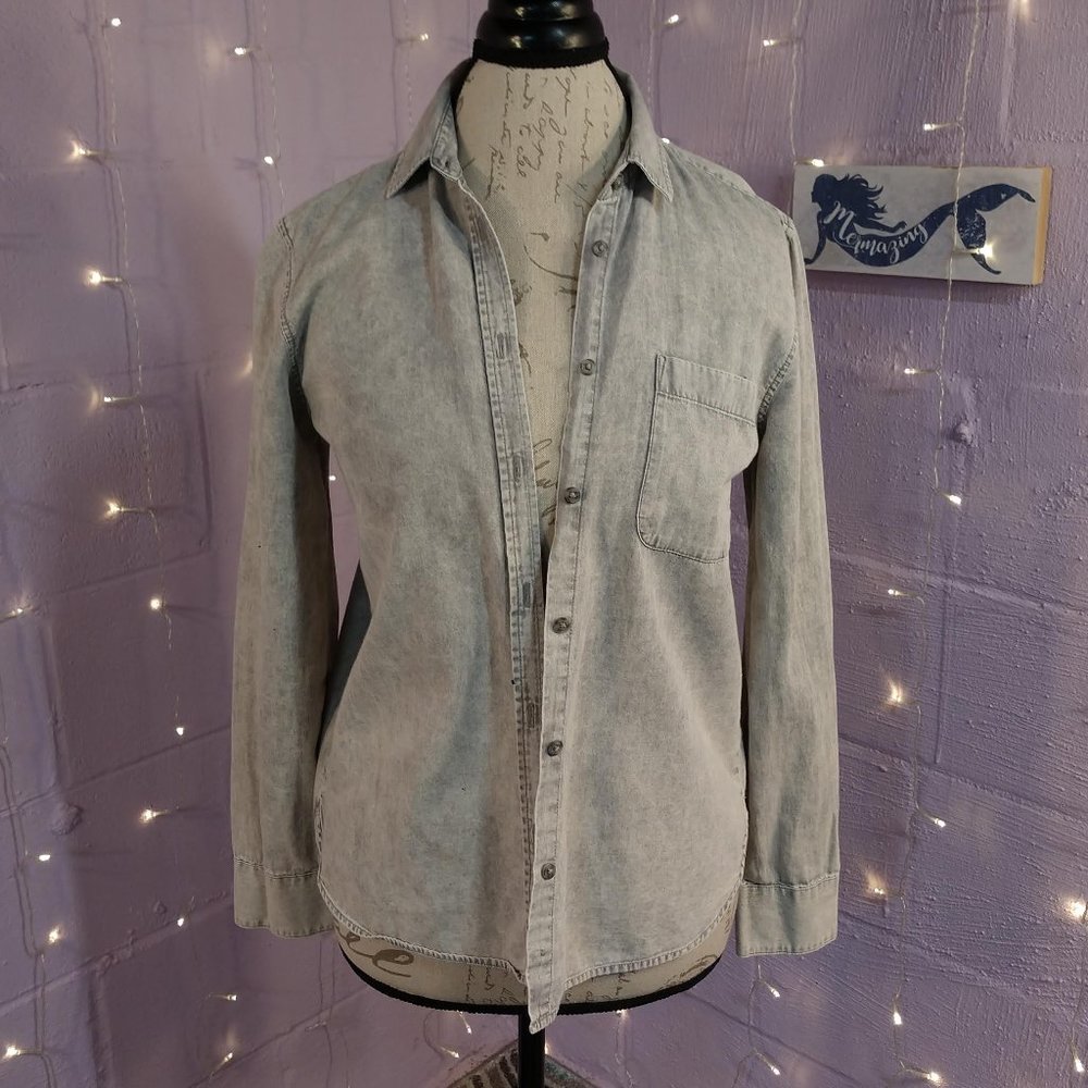 American Eagle Outfitters Gray Button Down